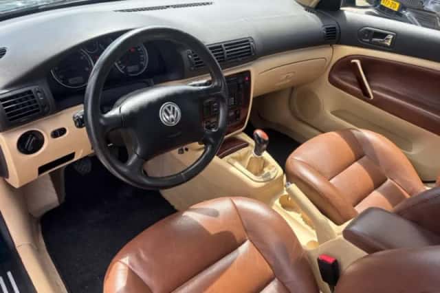 Volkswagen Passat (2003) thumbnail 11