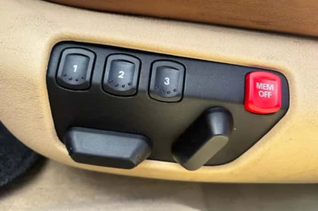 Volkswagen Passat (2003) thumbnail 15