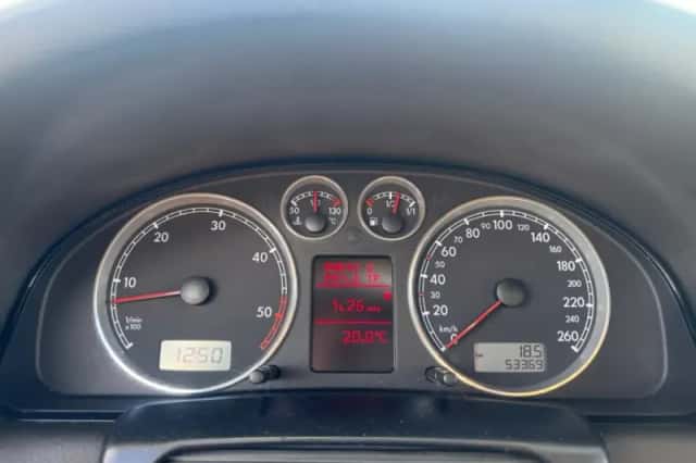 Volkswagen Passat (2003) thumbnail 17