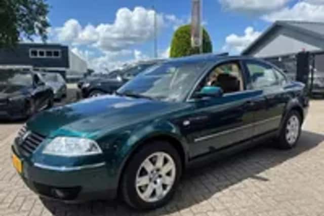 Volkswagen Passat (2003) thumbnail 22