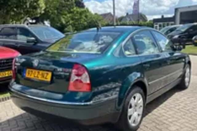 Volkswagen Passat (2003) thumbnail 24