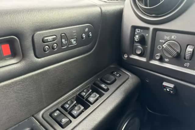 Hummer H2 (2005) thumbnail 15
