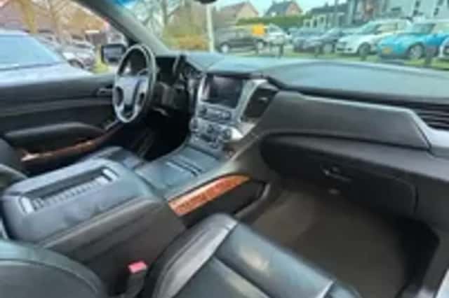 Chevrolet Suburban (2015) thumbnail 24