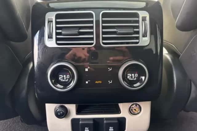 Land Rover Range Rover (2018) thumbnail 17