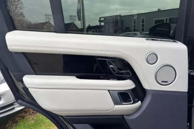 Land Rover Range Rover (2018) thumbnail 18