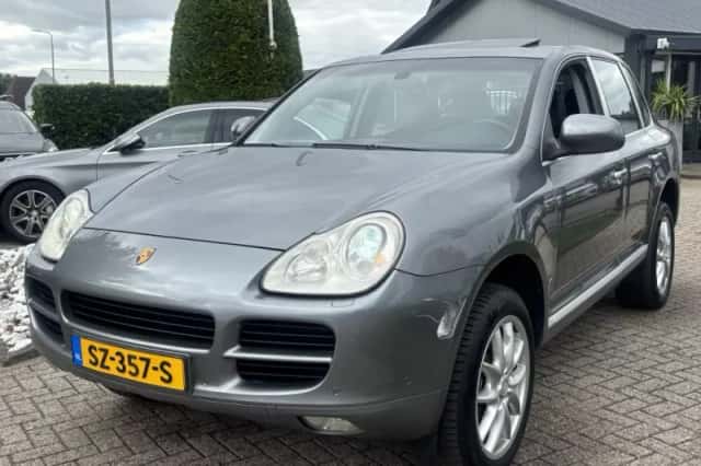 Porsche Cayenne (2005)