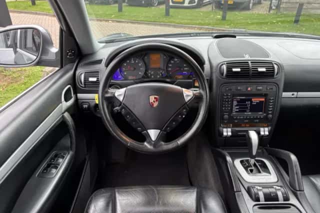 Porsche Cayenne (2005) thumbnail 11