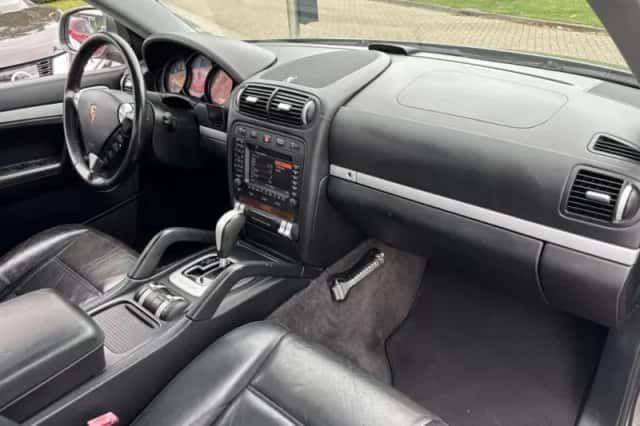 Porsche Cayenne (2005) thumbnail 13