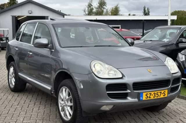 Porsche Cayenne (2005) thumbnail 3
