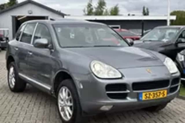 Porsche Cayenne (2005) thumbnail 22