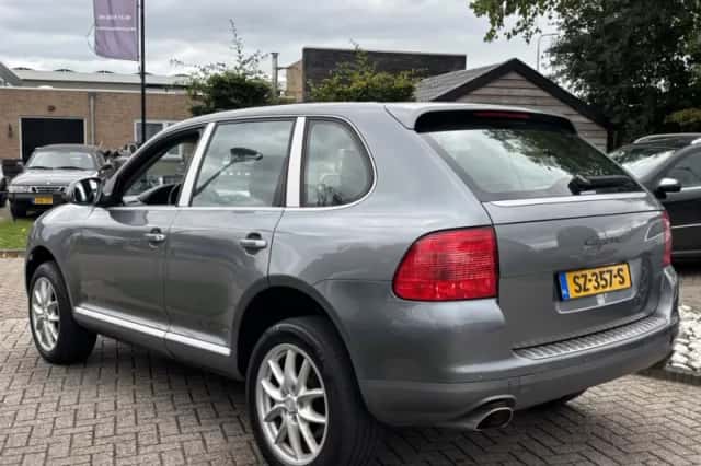 Porsche Cayenne (2005) thumbnail 7