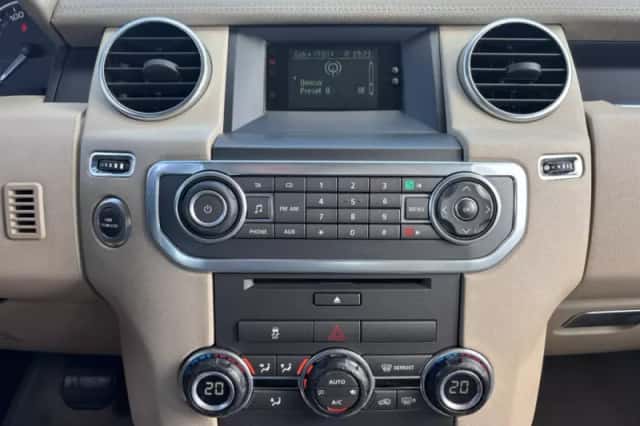 Land Rover Discovery (2010) thumbnail 20