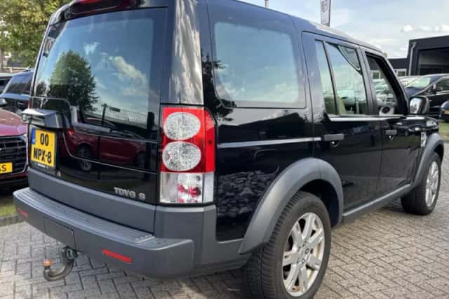 Land Rover Discovery (2010) thumbnail 5