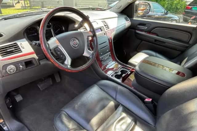Cadillac Escalade (2006) thumbnail 12