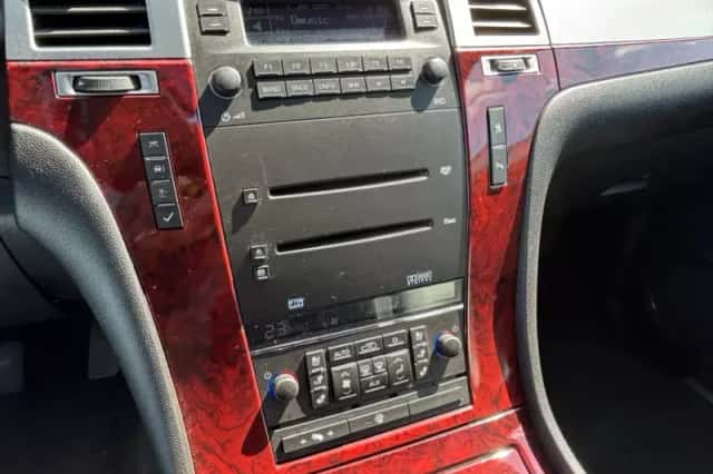 Cadillac Escalade (2006) thumbnail 13