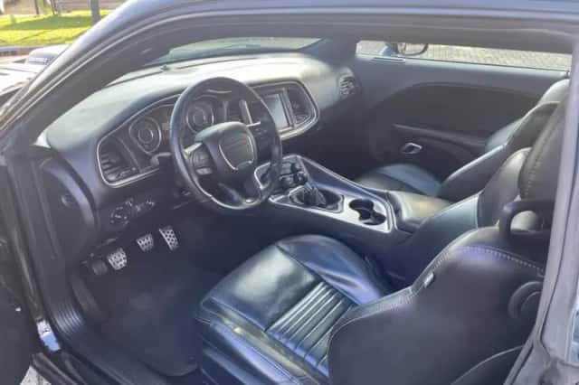 Dodge Challenger (2015) thumbnail 19