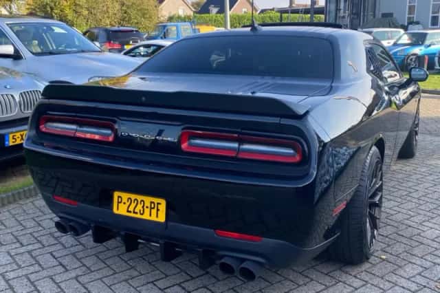 Dodge Challenger (2015) thumbnail 5