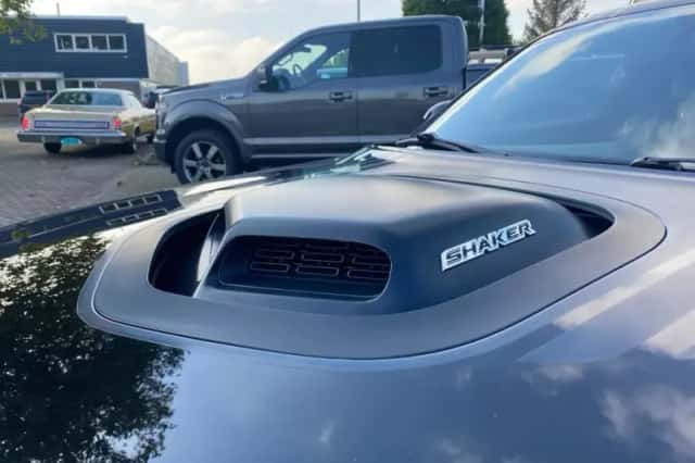 Dodge Challenger (2015) thumbnail 9