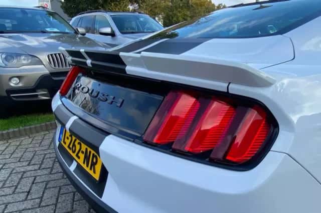 Ford Mustang (2015) thumbnail 13