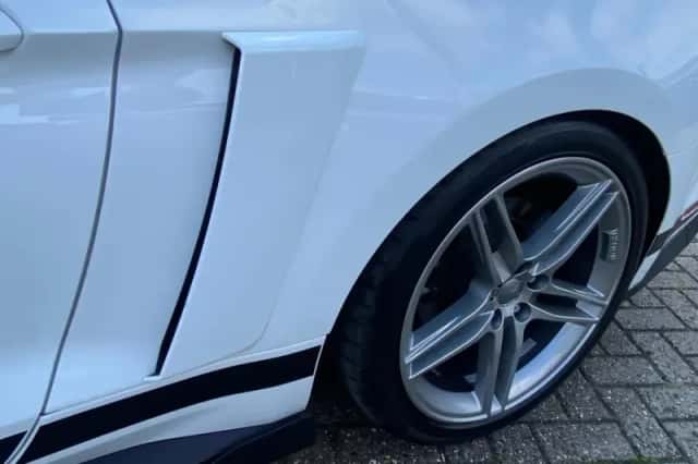 Ford Mustang (2015) thumbnail 15
