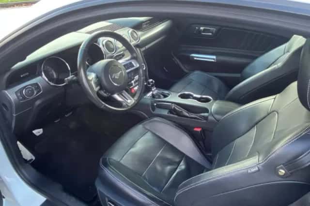 Ford Mustang (2015) thumbnail 16