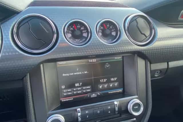 Ford Mustang (2015) thumbnail 18