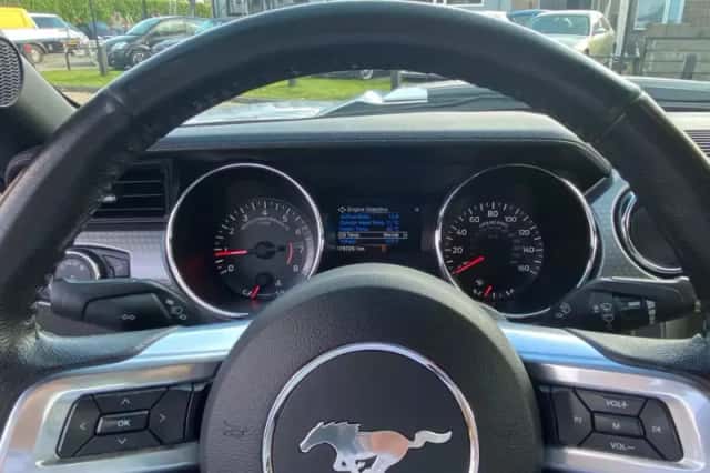Ford Mustang (2015) thumbnail 20