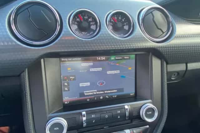 Ford Mustang (2015) thumbnail 21