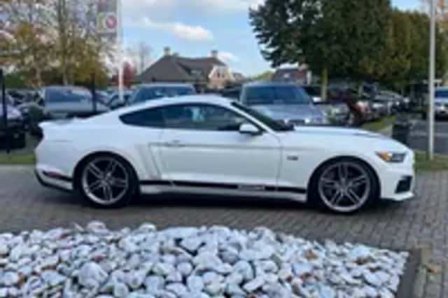 Ford Mustang (2015) thumbnail 28