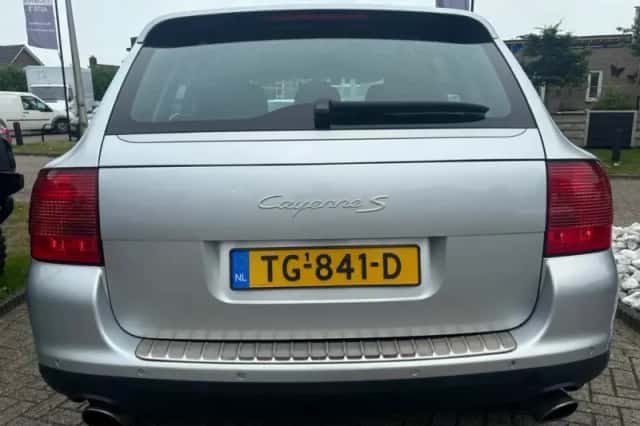 Porsche Cayenne (2004) thumbnail 19
