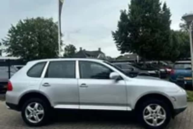 Porsche Cayenne (2004) thumbnail 23