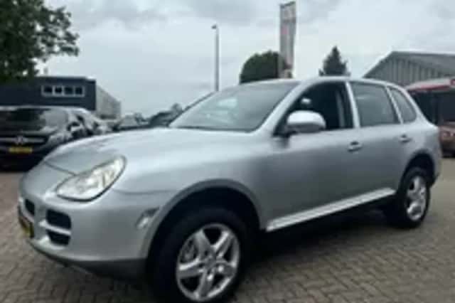 Porsche Cayenne (2004) thumbnail 24