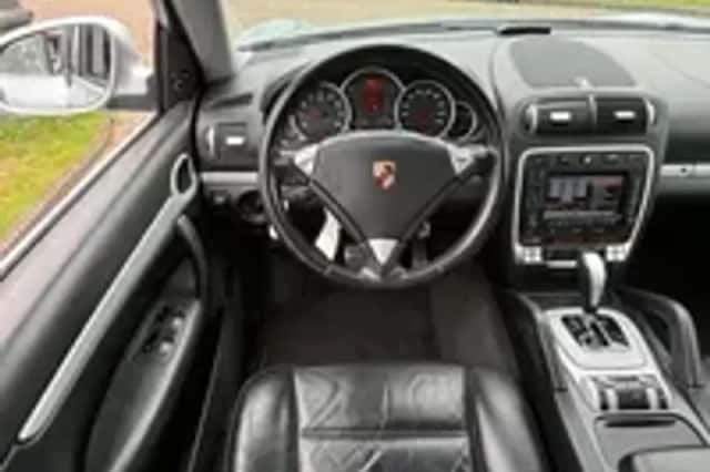 Porsche Cayenne (2004) thumbnail 25