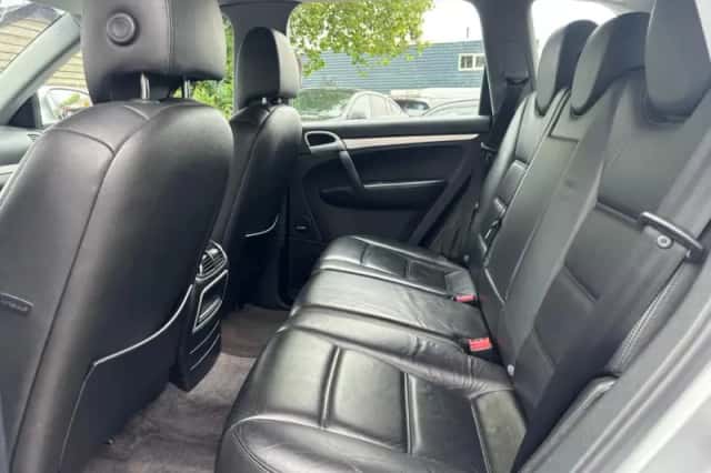 Porsche Cayenne (2004) thumbnail 8