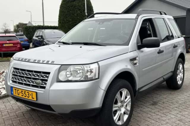 Land Rover Freelander (2009) thumbnail 1