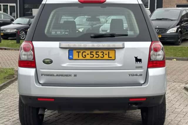 Land Rover Freelander (2009) thumbnail 6