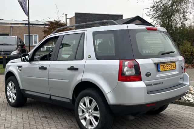 Land Rover Freelander (2009) thumbnail 7