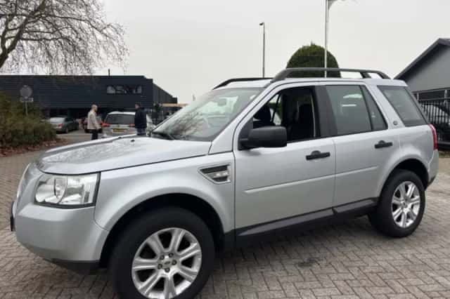 Land Rover Freelander (2009) thumbnail 8