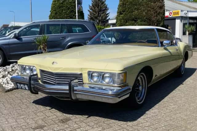 Buick Riviera Boattail (1973) thumbnail 1