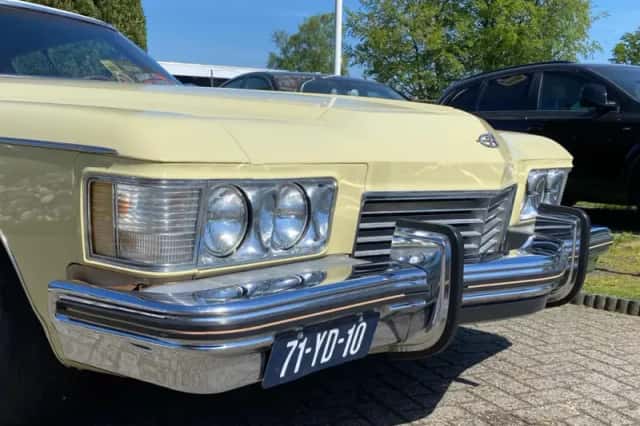 Buick Riviera Boattail (1973) thumbnail 5