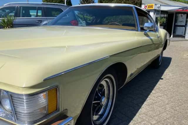 Buick Riviera Boattail (1973) thumbnail 10