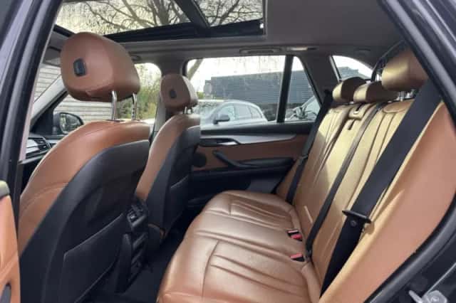 BMW X5 (2014) thumbnail 12