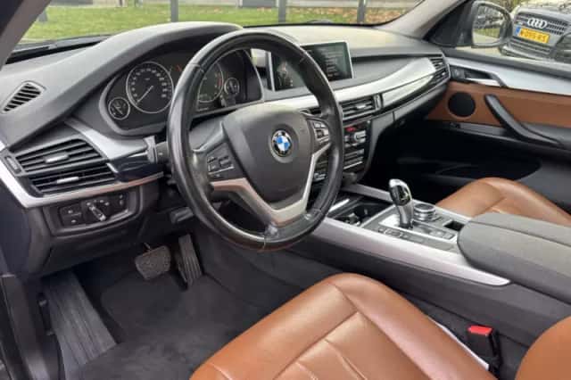 BMW X5 (2014) thumbnail 16