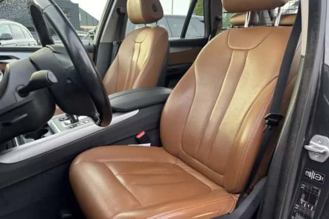 BMW X5 (2014) thumbnail 17