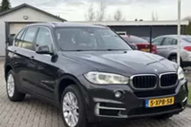BMW X5 (2014) thumbnail 24