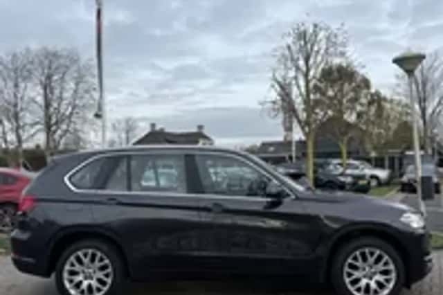 BMW X5 (2014) thumbnail 25