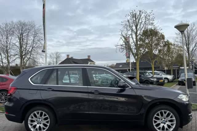 BMW X5 (2014) thumbnail 4