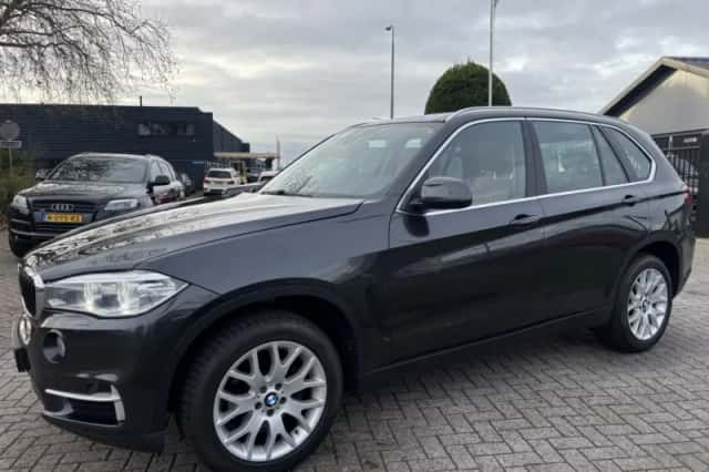 BMW X5 (2014) thumbnail 8