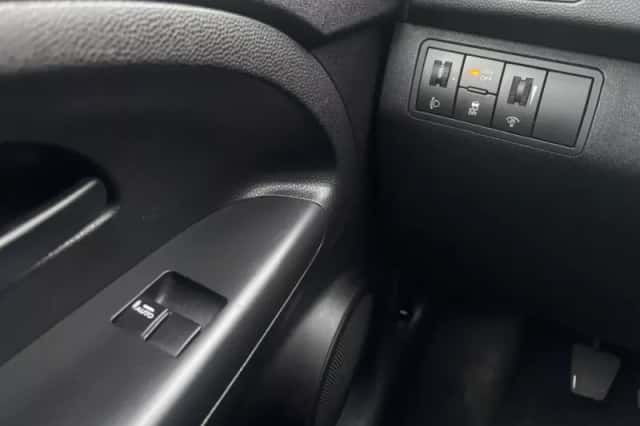 Kia Venga (2010) thumbnail 14