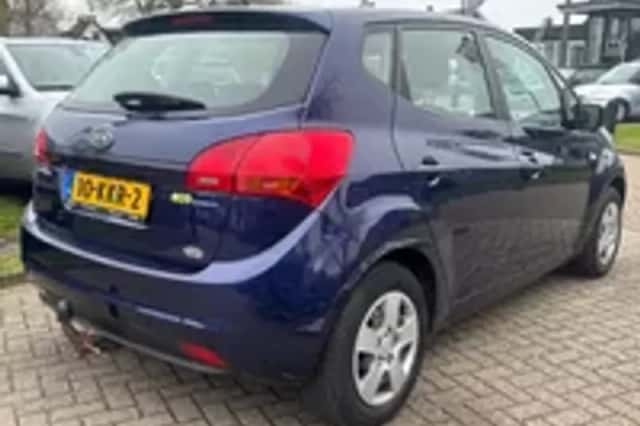 Kia Venga (2010) thumbnail 22